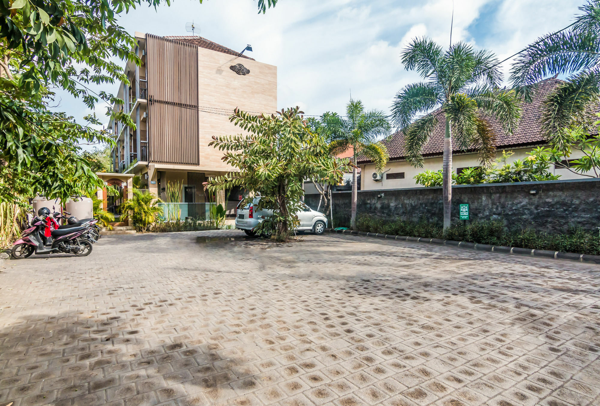 Zen Rooms Basic Jimbaran Taman Mulia 外观 照片